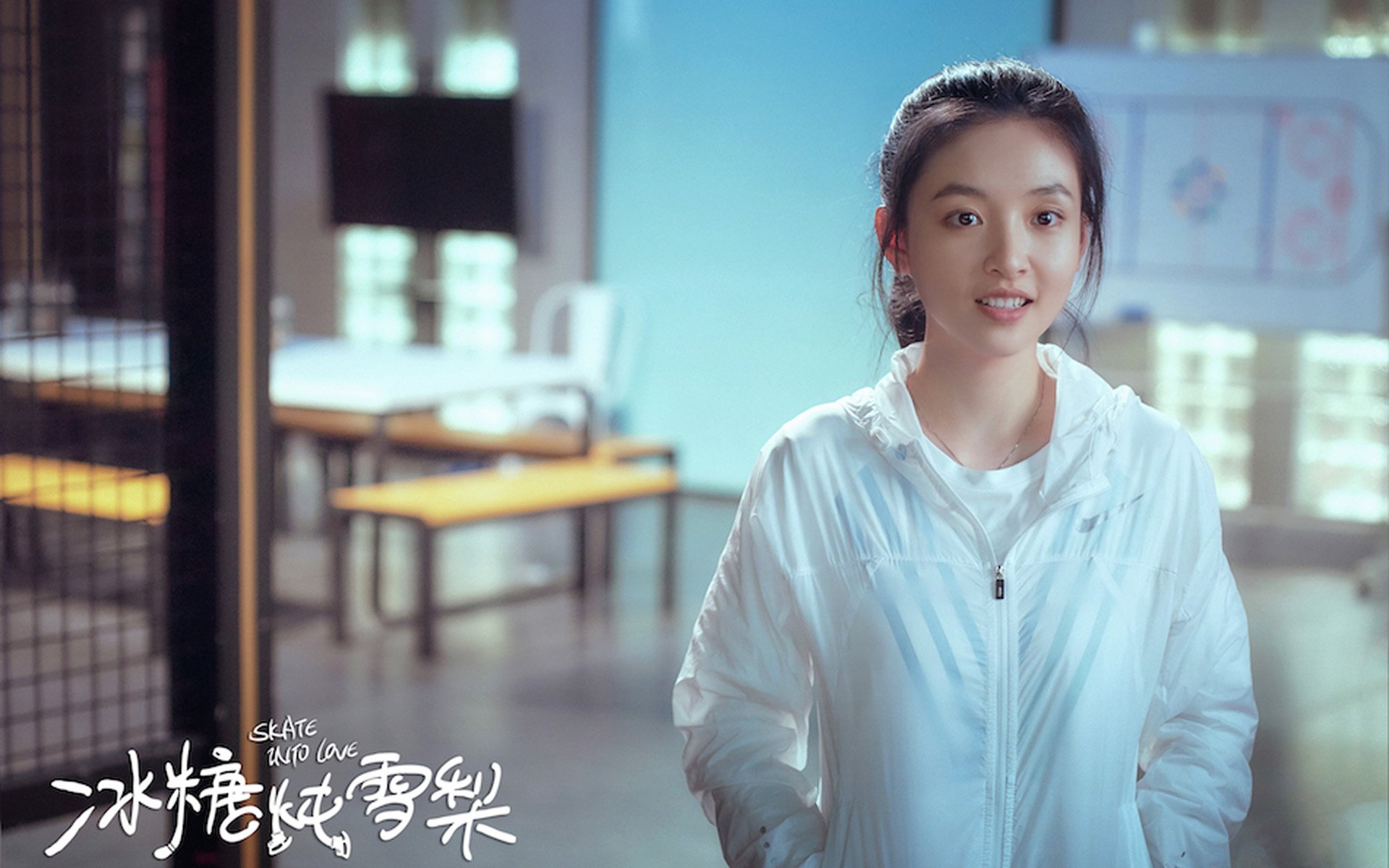 高空秋千运动，俯瞰大地的极限体验，玩高空秋千的人 听上去忧伤