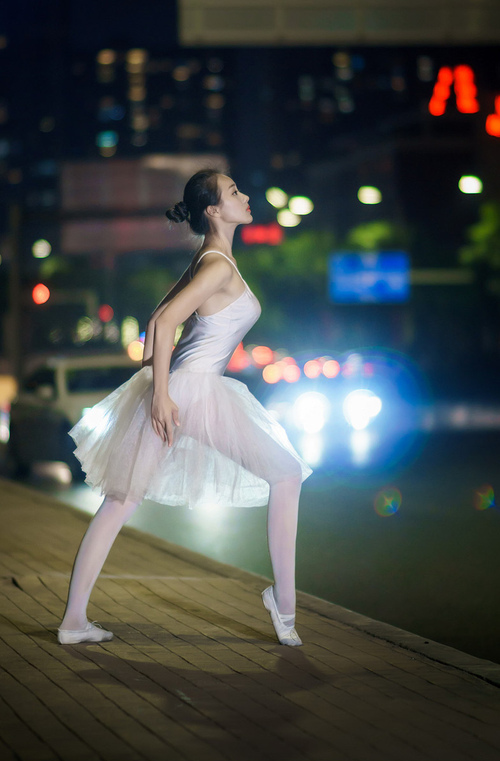 九游网-中长距离泳姿节奏稳定，耐力见长，适合长距离的泳姿