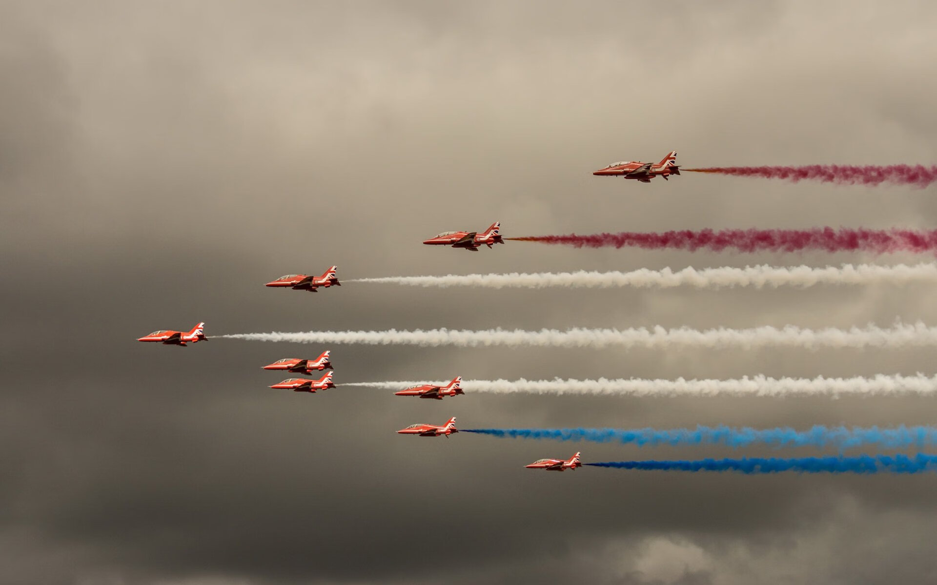 JIU YOU GAME-巴尔：他在全黑队中场的稳定发挥让球队的进攻和防守形成完美平衡